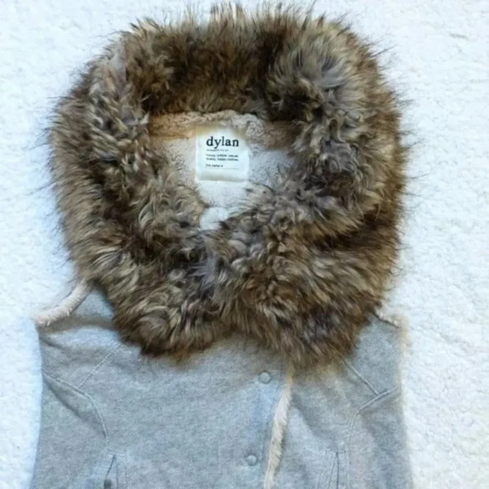 Dylan by True Grit Vest Faux Fur Collar Gray Button Front Winter Cozy XS